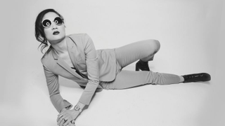 KAYE remade a classic Weezer video for her song “Honey”